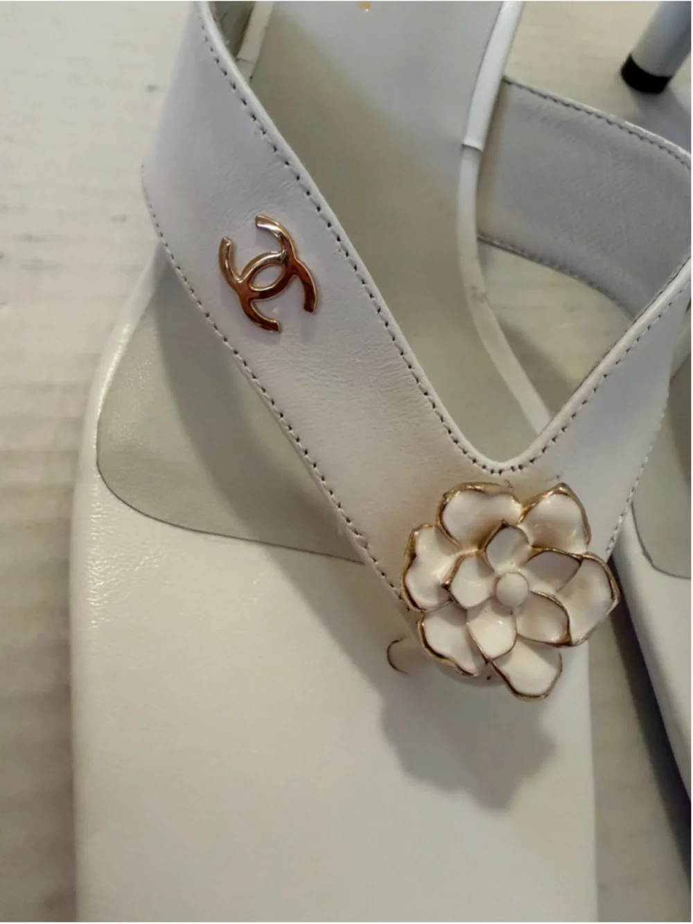 CHANEL White Leather Camellia CC Logo Square Toe Thong Mule Heels EU 38C US 7.5